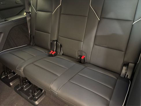 New 2025 Cadillac Escalade Premium Luxury image 12