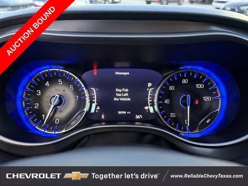 Used 2025 Chrysler Pacifica Select FWD image 15
