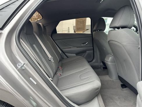 Used 2023 Hyundai Elantra SEL image 32