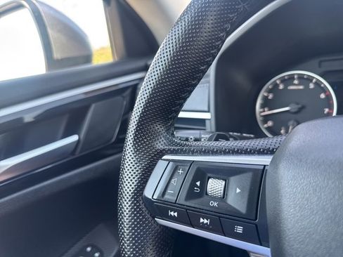 Used 2023 Mitsubishi Outlander SE image 17