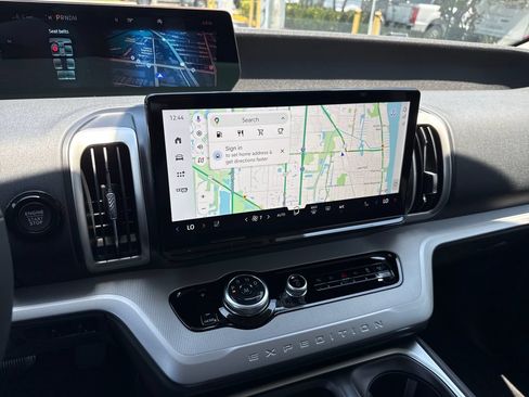 New 2026 Ford Expedition Active RWD image 11