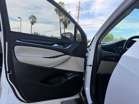 Used 2018 Buick Enclave Essence FWD image 37