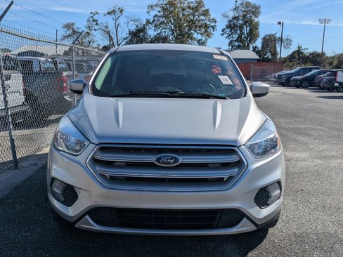 Used 2019 Ford Escape SE image 8