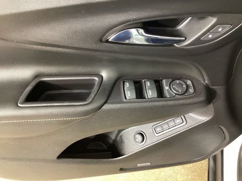 Used 2019 Chevrolet Equinox Premier FWD image 13