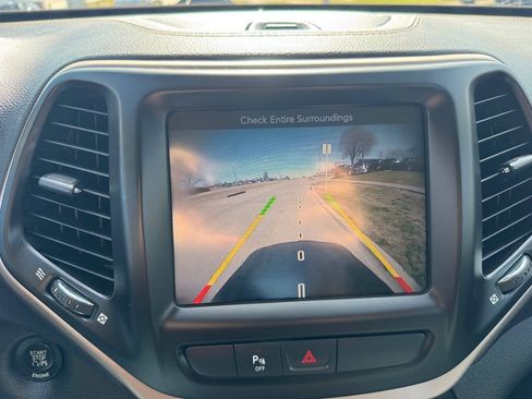 Used 2016 Jeep Cherokee High Altitude AWD/4WD image 16