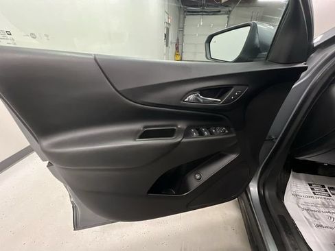 Used 2018 Chevrolet Equinox LT FWD image 22