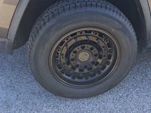 Used 2021 Jeep Grand Cherokee Laredo X image 7