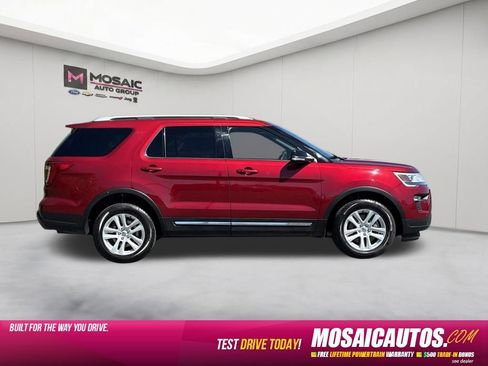 Used 2018 Ford Explorer XLT w/ Equipment Group 202A AWD/4WD image 8