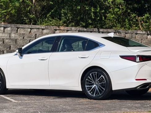 Certified 2023 Lexus ES 350 w/ Premium Package FWD image 12
