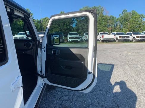 Used 2022 Jeep Wrangler Unlimited Sport AWD/4WD image 15
