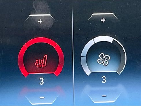 Used 2024 BMW 440i xDrive Coupe w/ Premium Package image 21