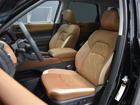 New 2026 Nissan Pathfinder Platinum AWD/4WD image 5