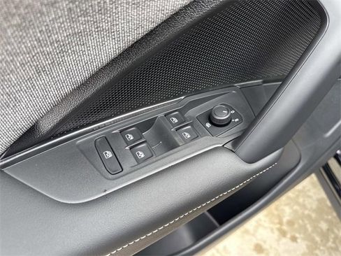 New 2026 Volkswagen Tiguan S image 10