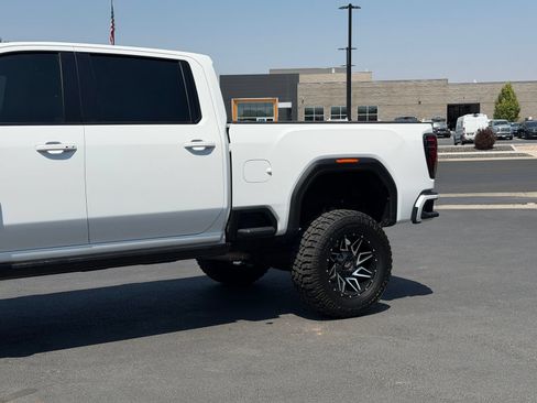 Used 2024 GMC Sierra 3500 AT4 w/ AT4 Premium Plus Package AWD/4WD image 11