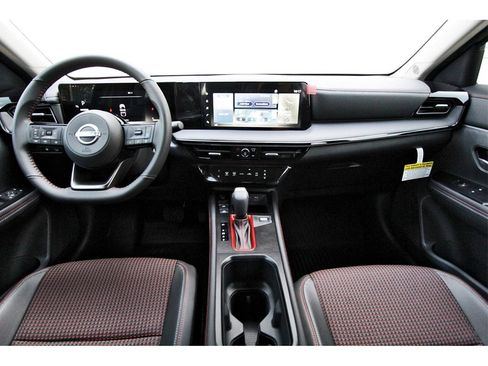 New 2025 Nissan Kicks SR w/ Illumination Package image 9