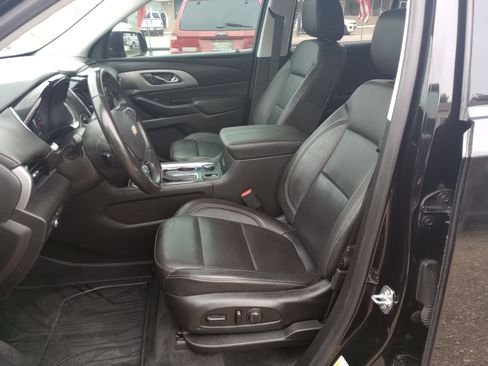 Used 2019 Chevrolet Traverse LT w/ LPO, Floor Liner Package FWD image 10