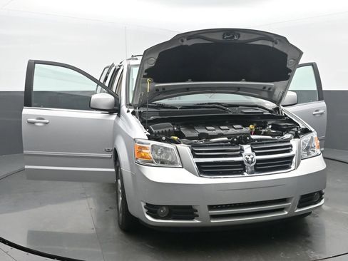 Used 2009 Dodge Grand Caravan SXT image 49