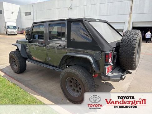 Used 2017 Jeep Wrangler Unlimited Rubicon image 1