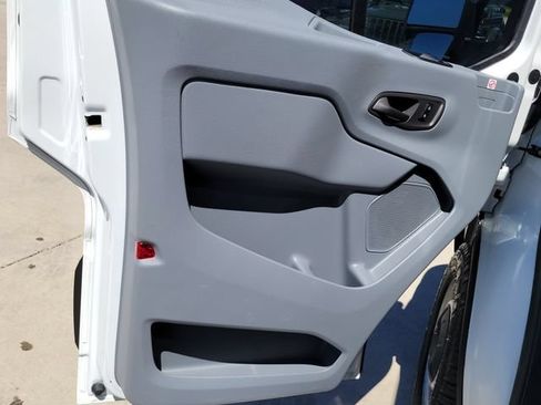 Used 2019 Ford Transit 250 148 Medium Roof RWD image 7
