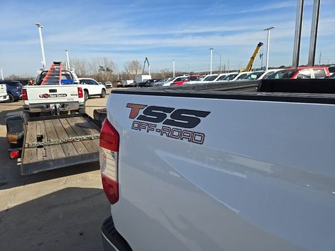 Used 2016 Toyota Tundra SR5 image 39