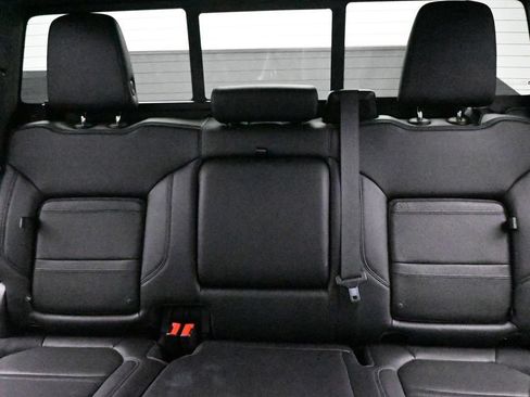 Used 2023 GMC Sierra 3500 Denali w/ Denali Black Diamond Edition AWD/4WD image 19