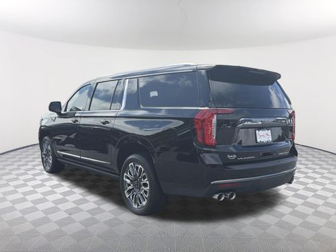 Used 2023 GMC Yukon XL Denali Ultimate AWD/4WD image 3