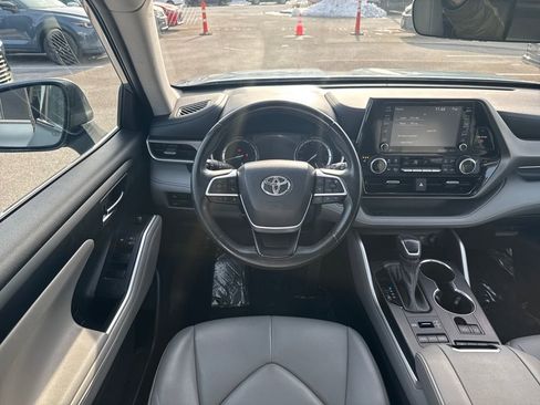 Used 2022 Toyota Highlander XLE image 13