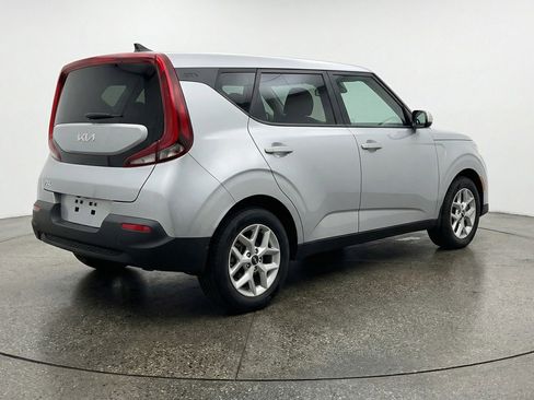 Used 2025 Kia Soul LX w/ LX Technology Package FWD image 9