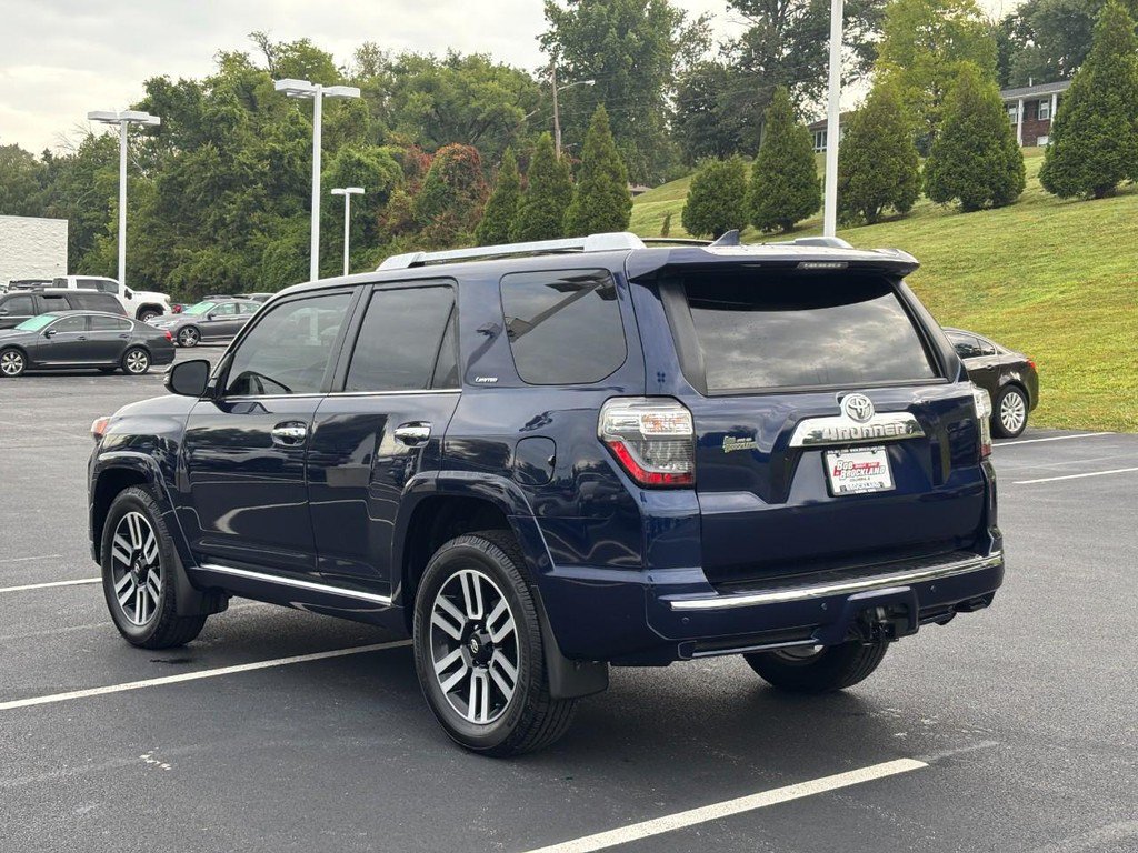 Used 2022 Toyota 4Runner Limited AWD/4WD image 5