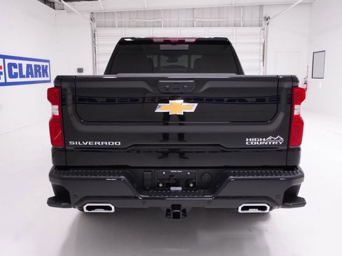 New 2026 Chevrolet Silverado 1500 High Country w/ High Country Premium Package AWD/4WD image 6