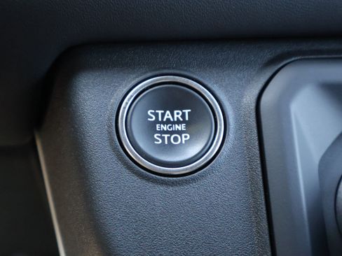 Certified 2025 Land Rover Defender 130 X-Dynamic SE AWD/4WD image 21