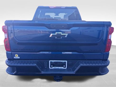 Used 2022 Chevrolet Silverado 1500 Custom Trail Boss w/ LPO, Dark Essentials Package image 6