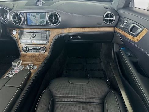 Certified 2019 Mercedes-Benz SL 63 AMG image 24