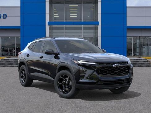 New 2026 Chevrolet Trax LT w/ Driver Confidence Package FWD image 7