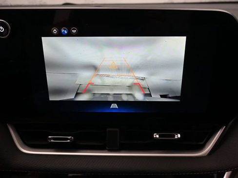 Used 2025 Chevrolet Equinox LT AWD/4WD image 20