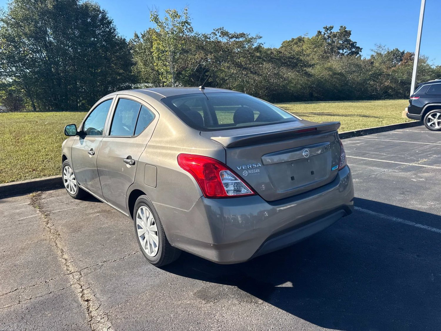 Used 2015 Nissan Versa S Plus FWD image 11