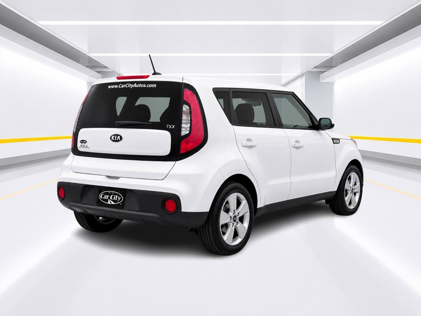 Used 2017 Kia Soul FWD image 5
