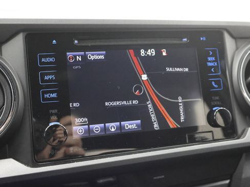 Used 2016 Toyota Tacoma TRD Off-Road image 13