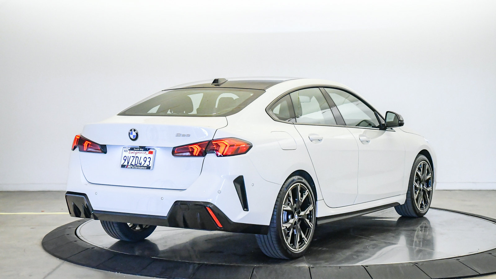 Used 2026 BMW 228i w/ Technology Package FWD image 5