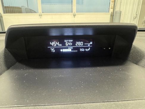 Used 2023 Subaru Crosstrek 2.0i image 31