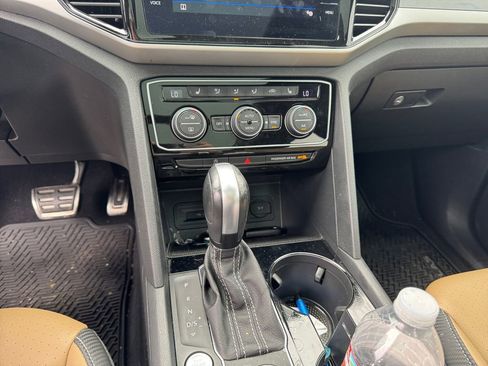 Used 2023 Volkswagen Atlas Cross Sport SEL R-Line AWD/4WD image 16