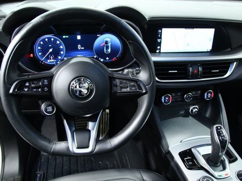 Used 2024 Alfa Romeo Stelvio Ti image 6