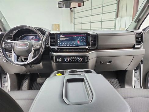 Used 2022 GMC Sierra 1500 SLE image 25