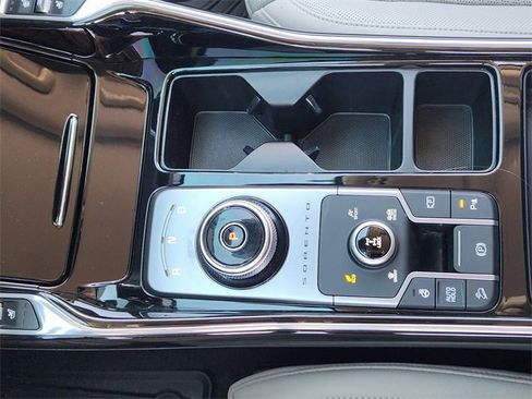 Used 2024 Kia Sorento SX Prestige w/ Panoramic Sunroof Package image 21