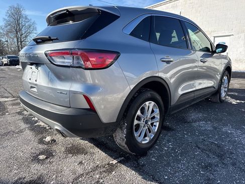 Certified 2022 Ford Escape SE w/ Cold Weather Package image 4