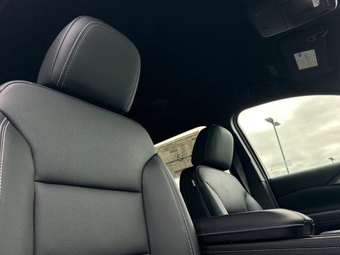 New 2026 Chevrolet Traverse LT w/ LPO, Illumination Package image 18