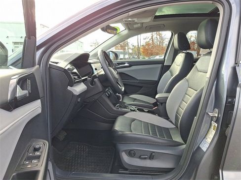 Used 2022 Volkswagen Taos SEL w/ Panoramic Sunroof Package image 13
