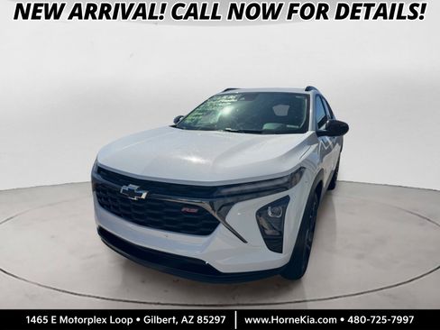 Used 2024 Chevrolet Trax RS w/ Sunroof Package FWD image 1