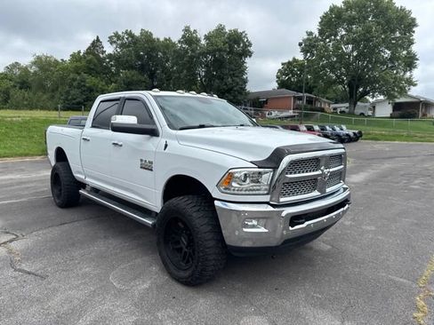 Used 2017 RAM 2500 Laramie AWD/4WD image 2