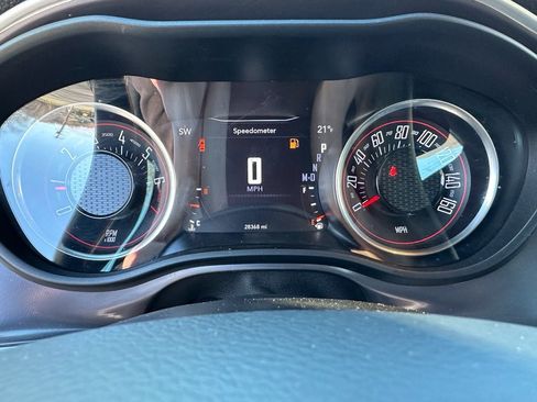 Used 2021 Dodge Challenger SXT image 19